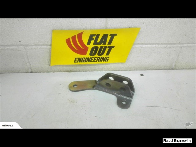 04 - Panhard Bar Mounting Bracket